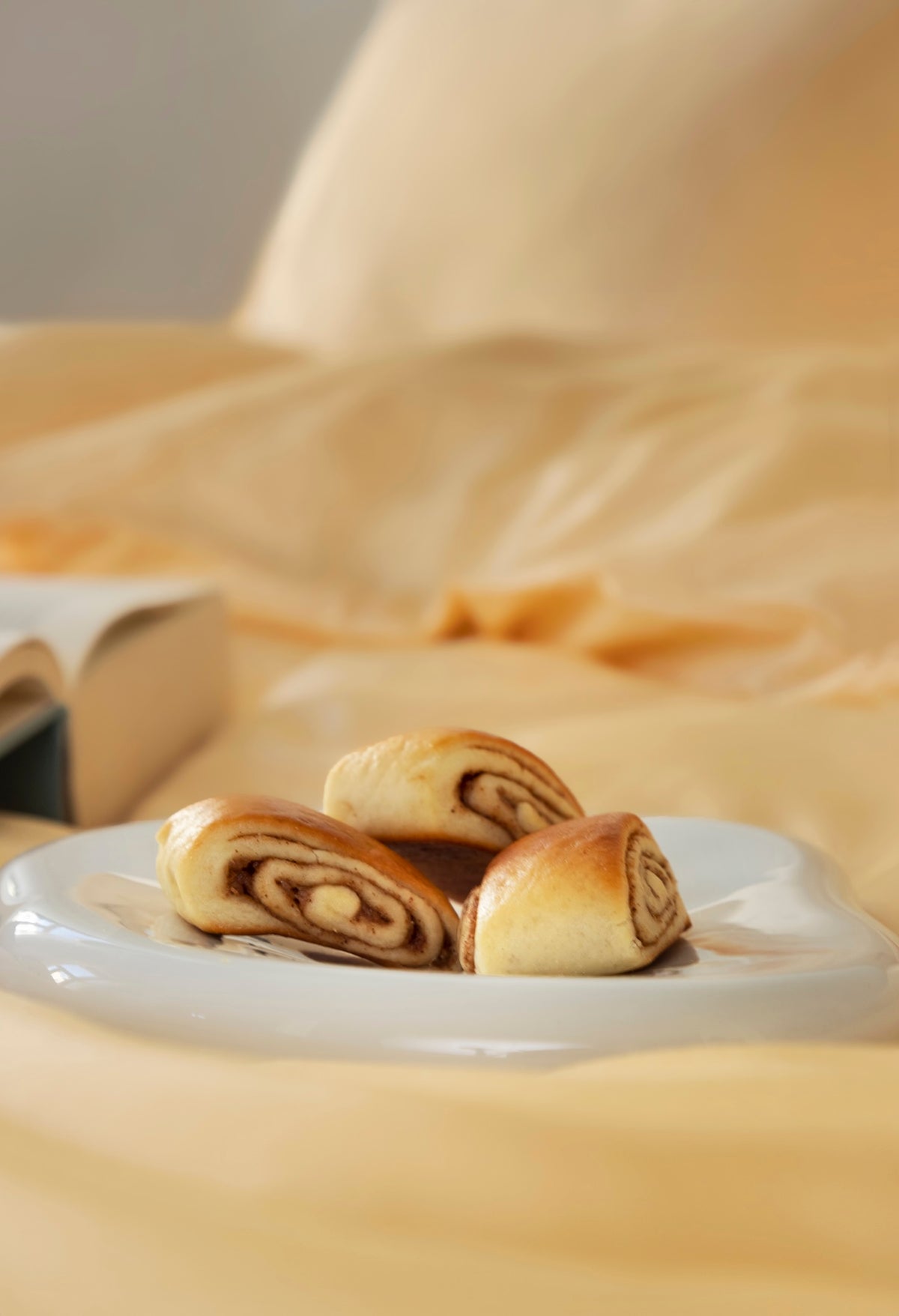 Pastellgul sengesett